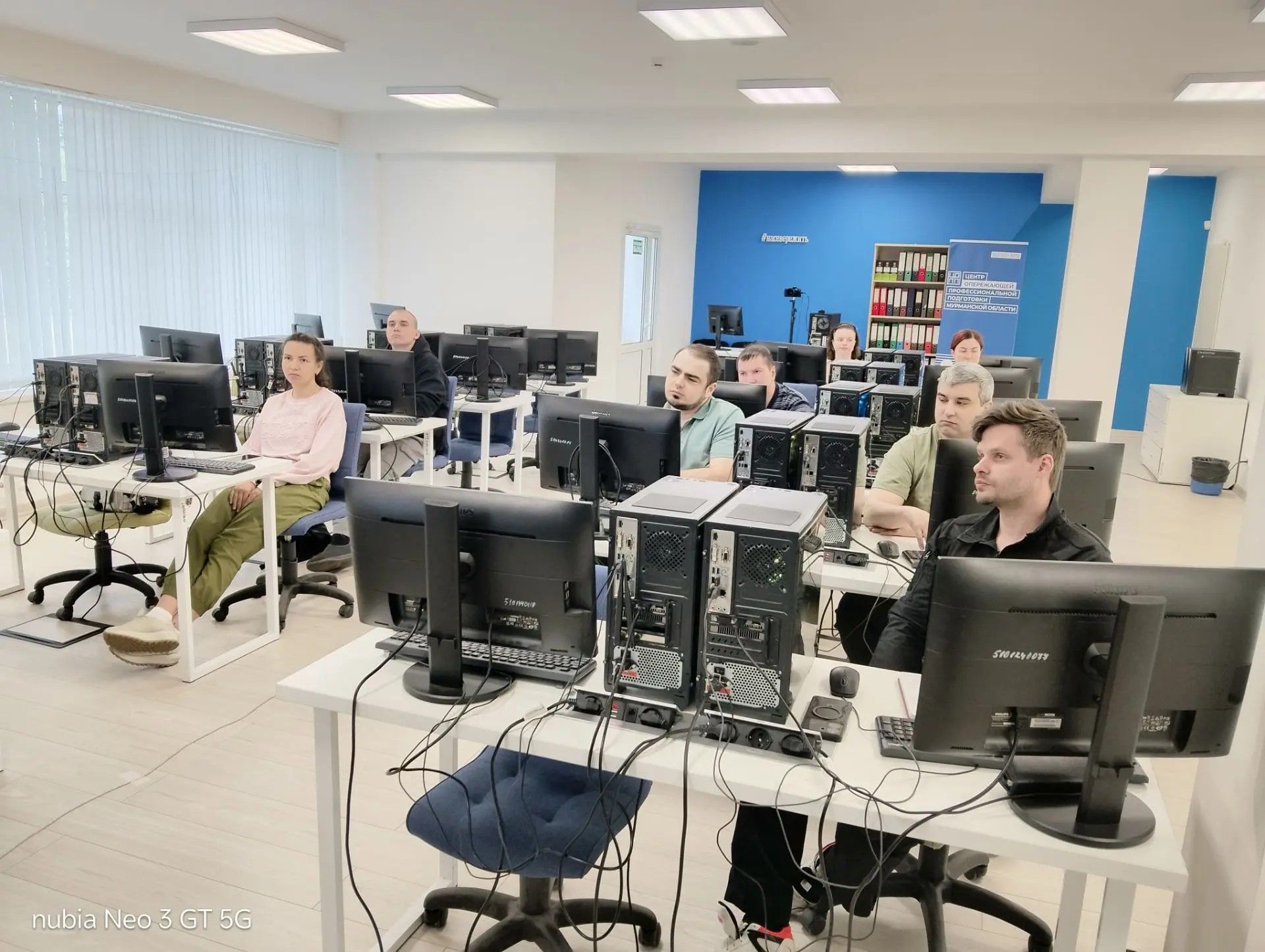 Будущее уже здесь: в Мурманской области готовят специалистов по работе с ИИ! 🤖